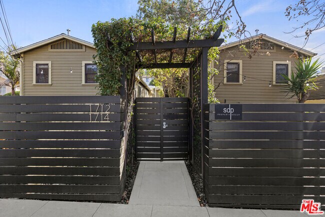 Building Photo - 1714 Echo Park Ave Rental