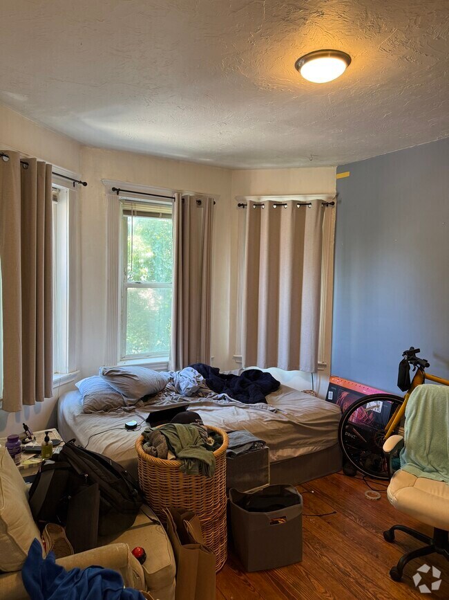 Building Photo - 4 Litchfield St Unit 2 Rental