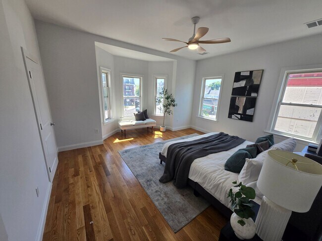 Photo - 355 Adams St Unidad L