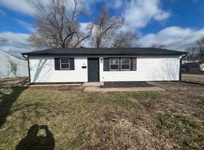 Building Photo - Cute 4 bed/1bath