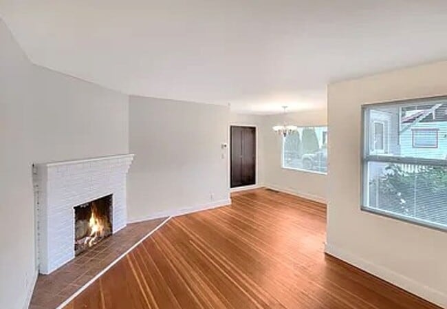 Building Photo - Adorable 2bed/1bath Auburn Home on Main St.