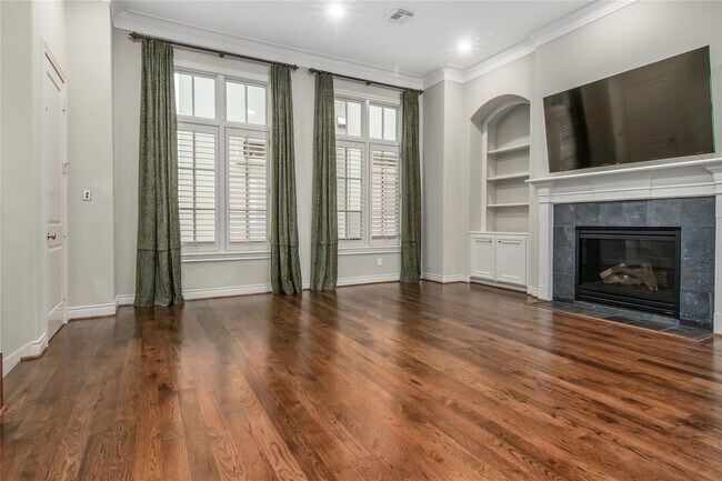 Photo - 2419 Brazoria St