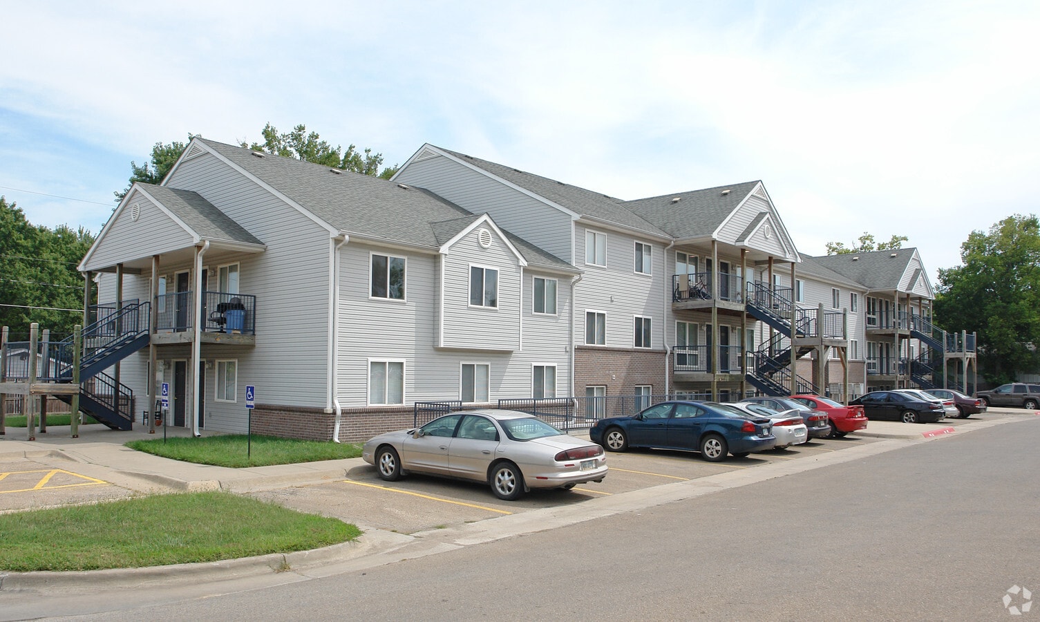Washburn Place - Washburn Place Apartments