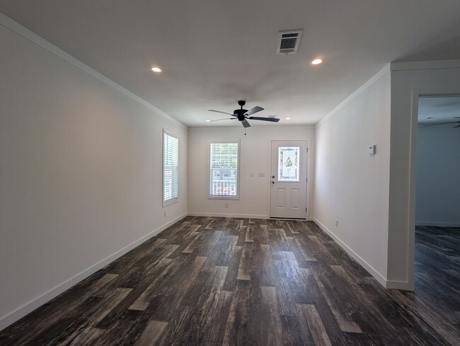 Photo - 127 Coral Crest Dr