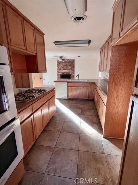 Photo - 44519 Foxton Ave