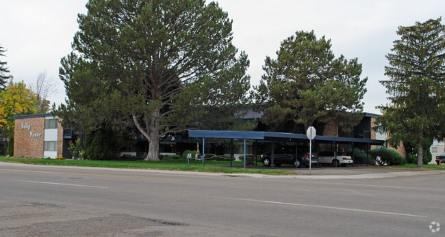 Building Photo - Holly St. - 401