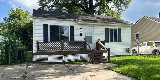 8636 Republic - 8636 Republic House