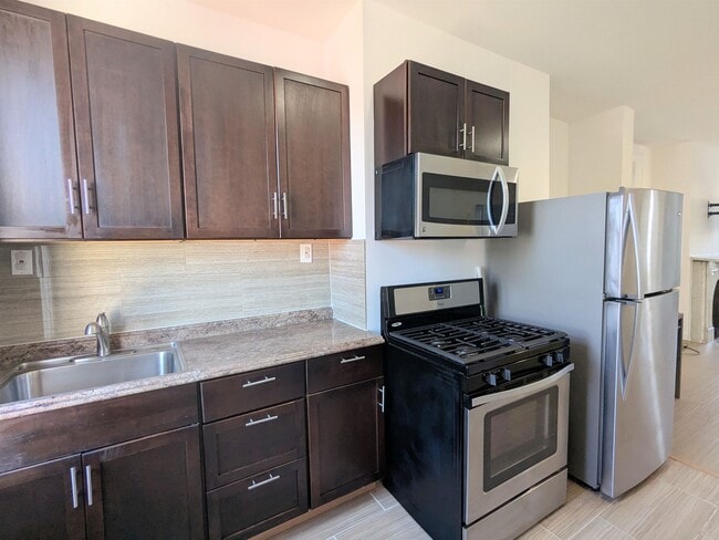 Photo - 112 Hague St