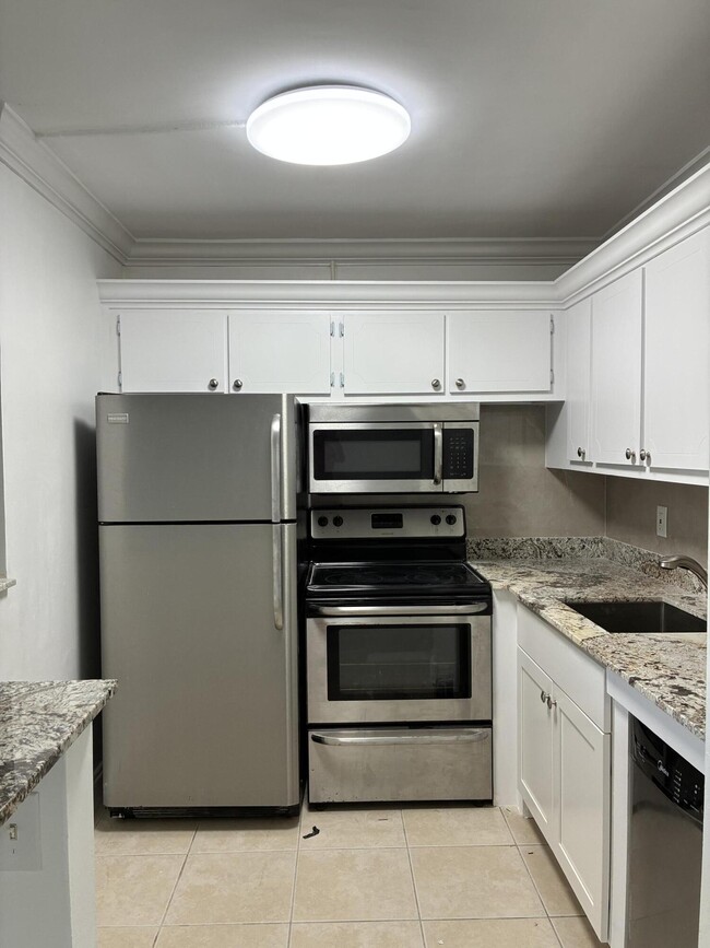 Photo - 650 Horizon St E Unit 107