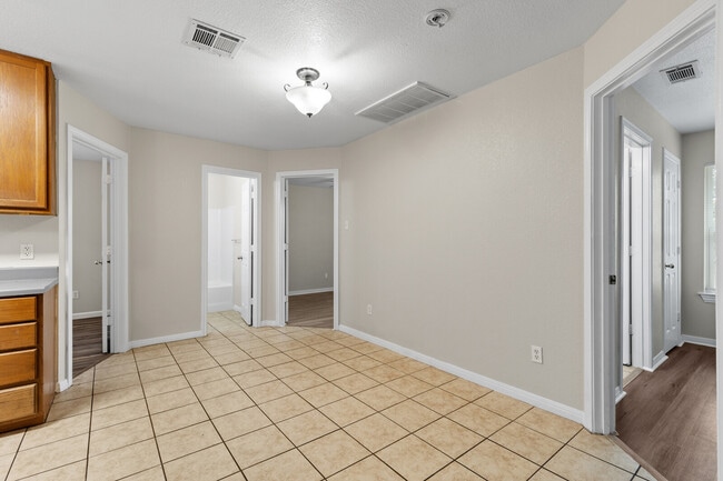 Photo - 217 E Craven Ave