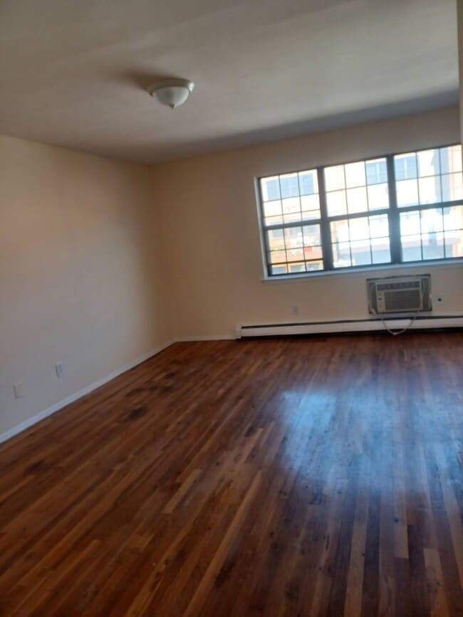 Photo - 156-50-156-78 78th St