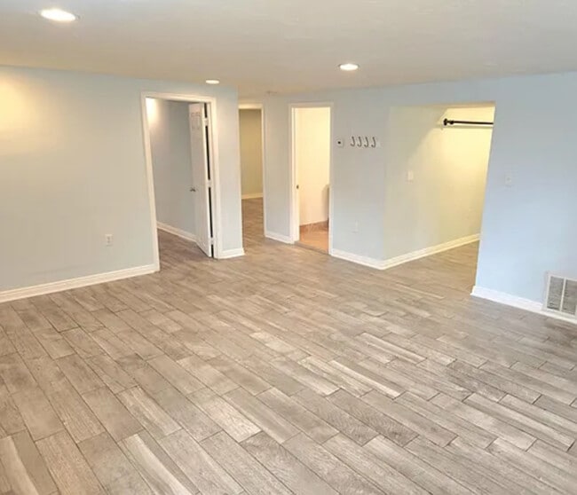 Photo - Beautiful 3-Bedroom Garden Apartment in th... Unit 1