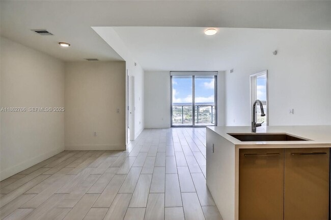 Photo - 2000 Metropica Wy Unit 2302