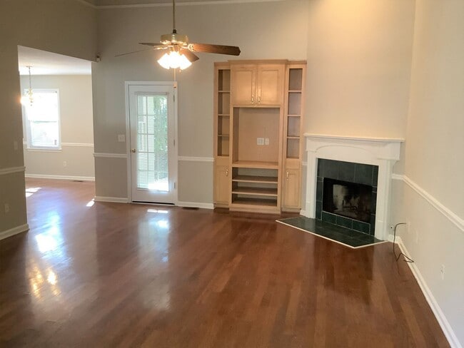Photo - 127 Meadow Creek Dr