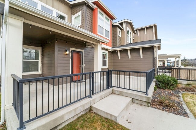 Photo - 2122 W Summit Pkwy