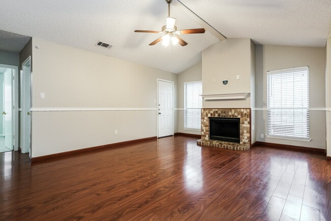 Photo - 1114 Hidden Creek Dr