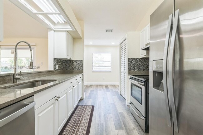 Photo - 1866 Delki St NW