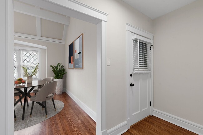 Photo - 6157 Waterman Blvd