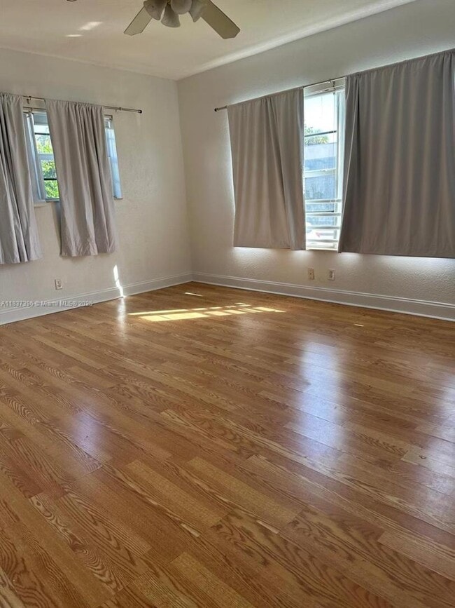 Photo - 1065 97th St