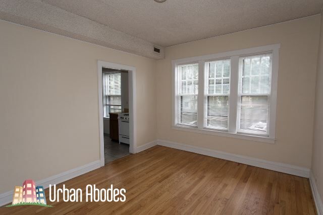 Photo - 3523 N Racine Ave Unit M05B