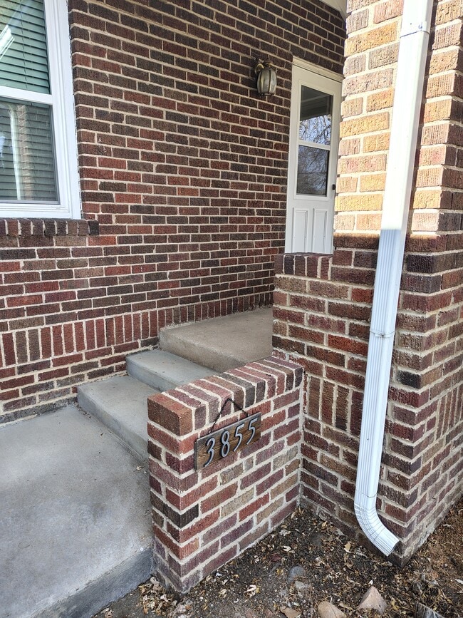 Photo - 3855 Julian St