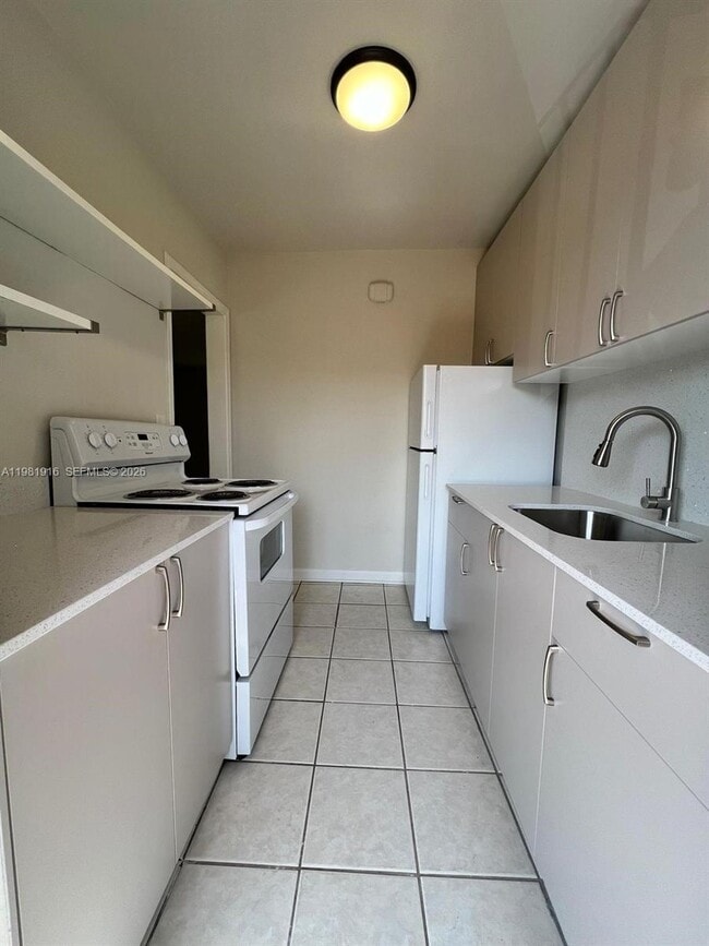 Photo - 2390 SW 22nd St Unidad 4