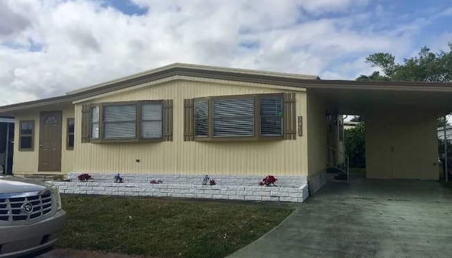 Photo - 3811 Midway Dr House