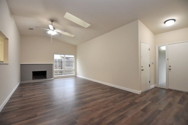 Photo - 3324 Lillard Dr