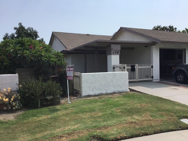Building Photo - Simple, Stylish, and Ready for You!