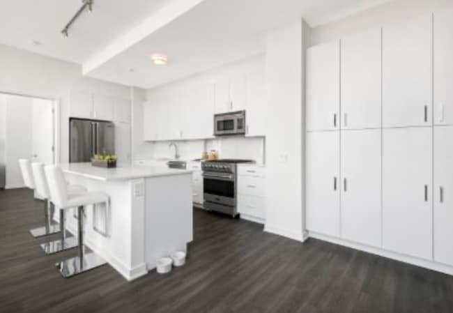 Building Photo - 1212 N La Salle Dr Rental