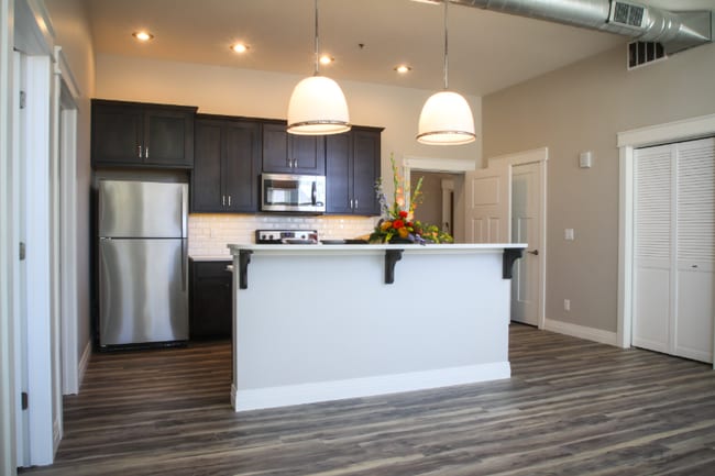 Photo - 218 E 7th St Unidad 103