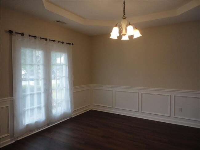 Photo - 1715 Crestwell Ln SW