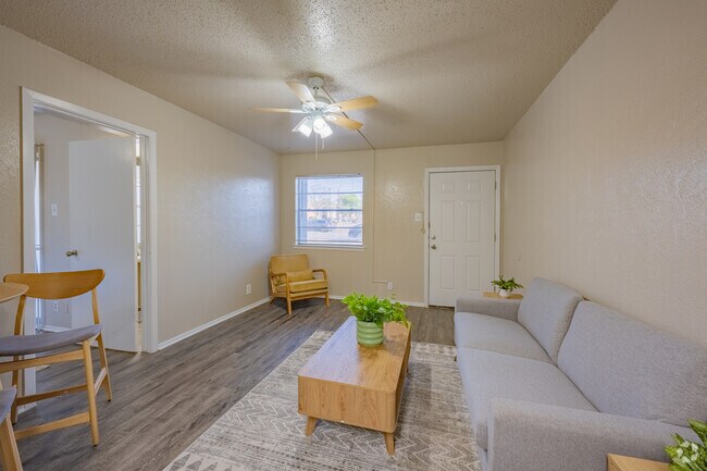 1BR, 1BA - 650SF - Living Room