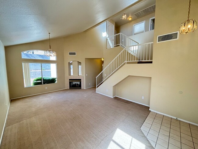 Photo - Gorgeous 3Bed/2.5Bath, 2-Story home located in Summerlin