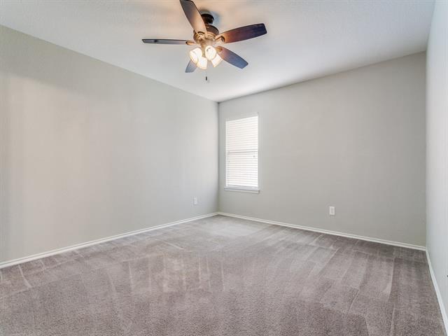 Photo - 430 Paddock Ln