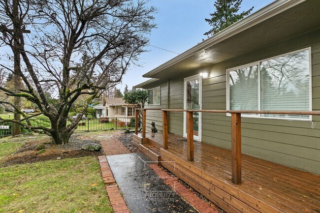 Photo - Charming 3-Bedroom Home in a Peaceful Setting Unit House