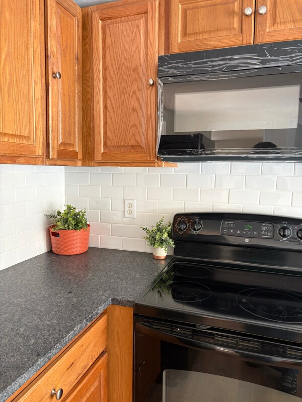 Photo - 838 Hallet Rd