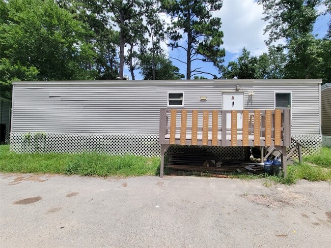 Building Photo - 9203 Greens Rd