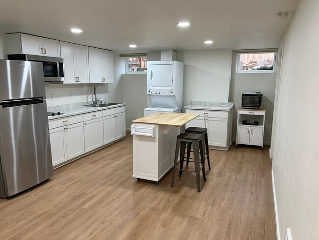 Building Photo - 841 Red Apple Rd Unit 841 Red Apple Rd #B