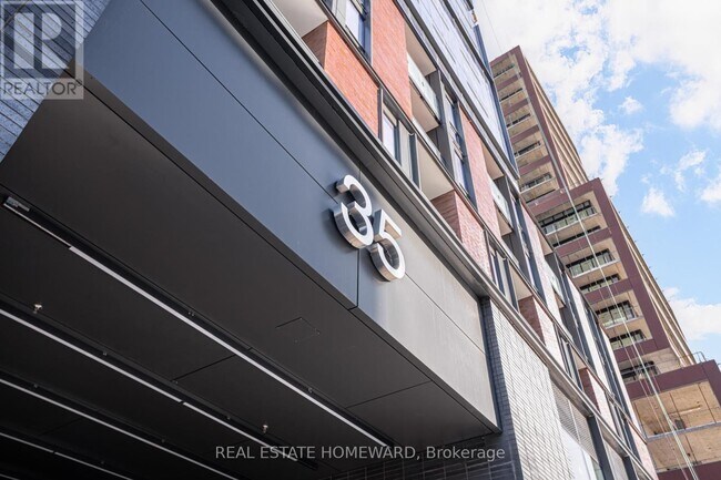 Photo - 35 Parliament St Unité 2104