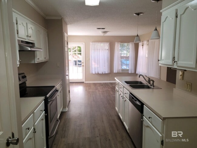 Photo - 459 Ridgewood Dr