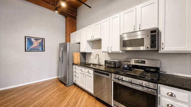Photo - 1500 W Monroe St Unit 304