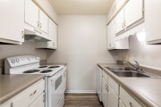 2BR, 1.5BA - Kitchen
