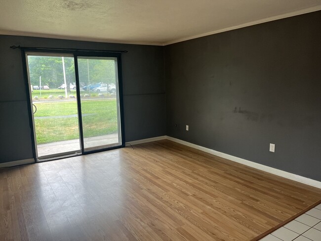 176 Maple Ave Unit 1-1