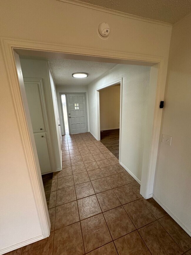 Photo - 3B/2B/2G HOME WITH HUGE SHOP ON ACREAGE