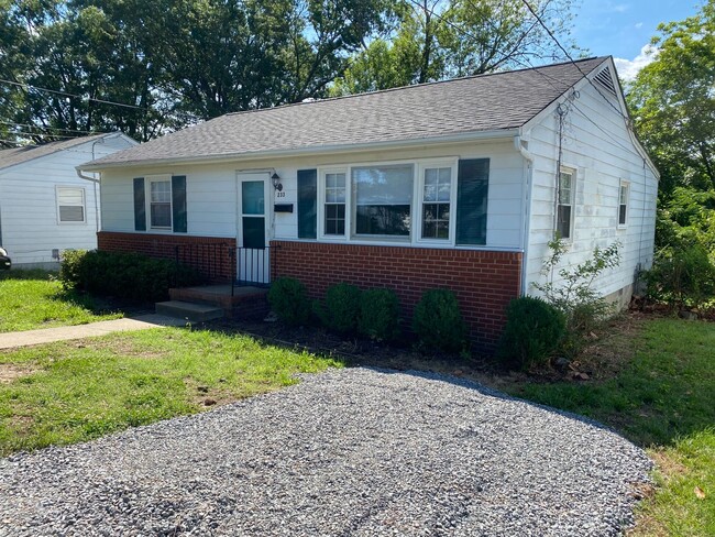 Charming home in Highland Springs - Charming home in Highland Springs