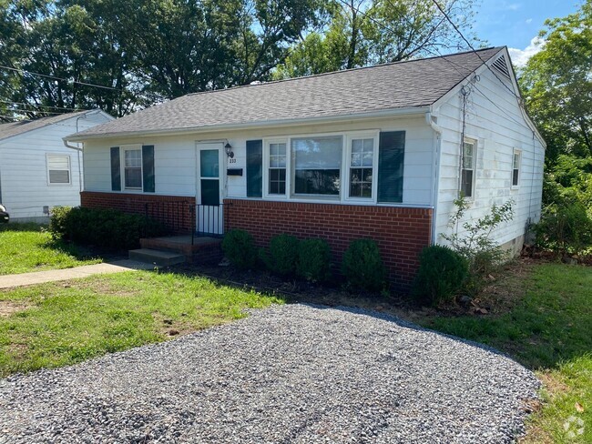 Building Photo - Charming home in Highland Springs