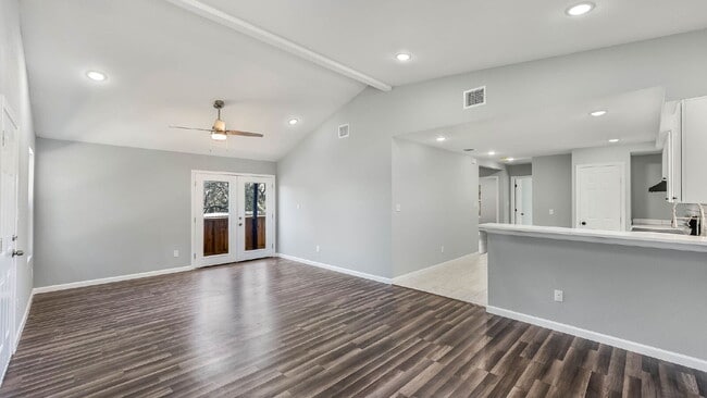 Photo - 474 Ridge Haven St