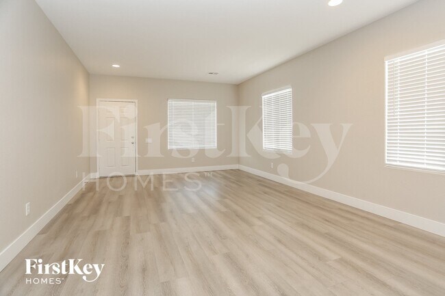 Photo - 6834 N Dovecote Ave