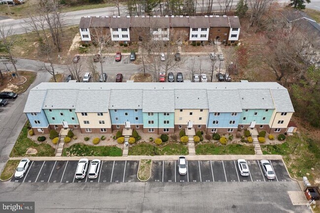 Building Photo - 22028 Oxford Ct Unit C10 Rental